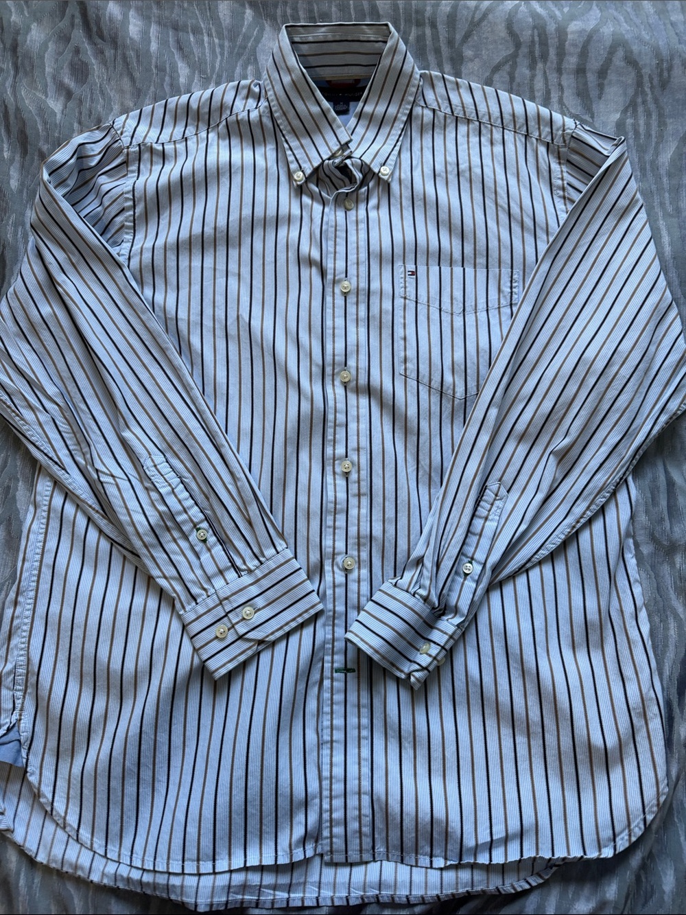 Tommy Hilfiger Light Blue,Navy, Brown Striped Button-Down Shirt Size Medium